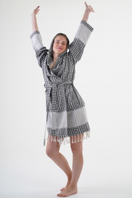 CHAPUTS Square Black Bathrobe