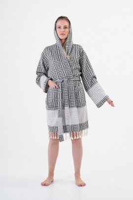 CHAPUTS Square Black Bathrobe