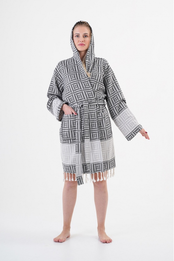 CHAPUTS Square Black Bathrobe