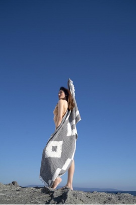 CHAPUTS Afrodisias Black Peshtemal CHAPUTS Afrodisias Black Peshtemal