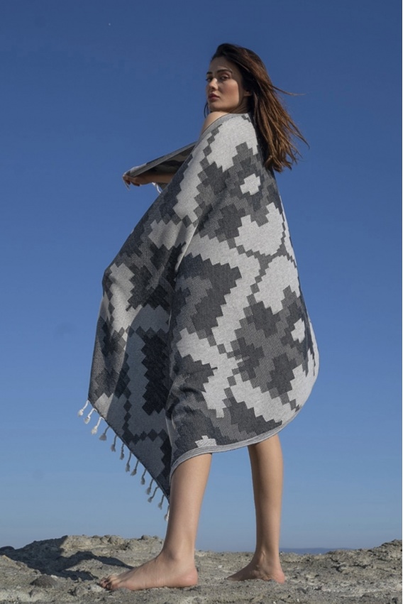 Minassos Black Peshtemal