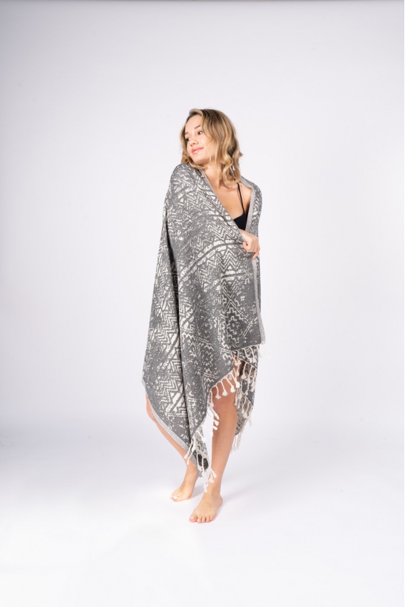 CHAPUTS Priene Black Peshtemal