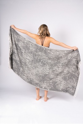 CHAPUTS Priene Black Peshtemal