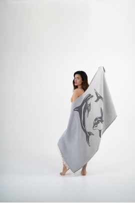 SAUDADE Dolphin Black Peshtemal (Sustainable Cotton) SAUDADE Dolphin Black Peshtemal (Sustainable Cotton)