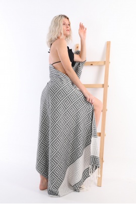 CHAPUTS Square Black Peshtemal