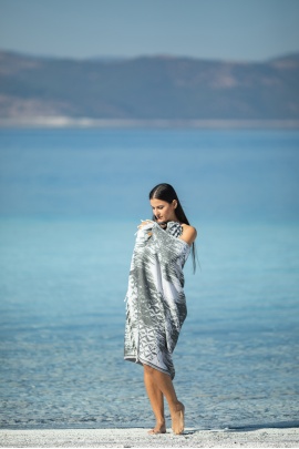 CHAPUTS Areola Black Peshtemal