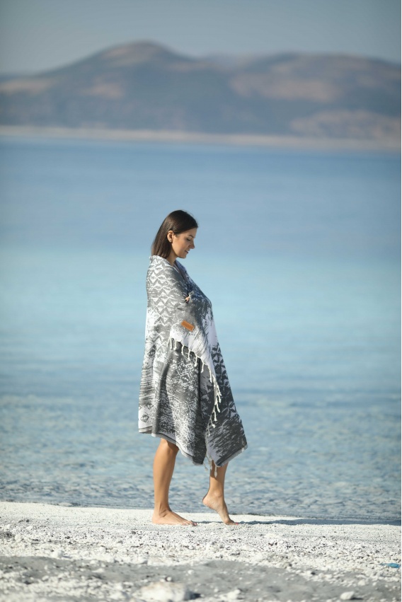 CHAPUTS Areola Black Peshtemal