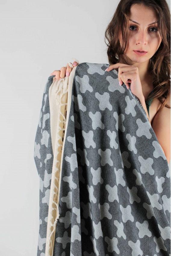 CHAPUTS Demeter Black Peshtemal