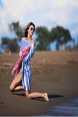 CHAPUTS Kanesh Navy Blue & Red Peshtemal