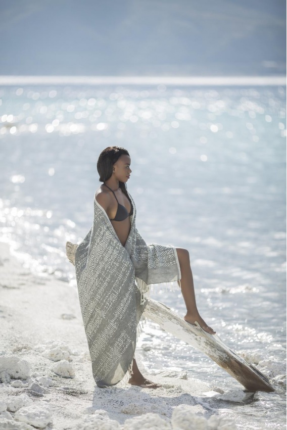 CHAPUTS Natica Black Peshtemal 