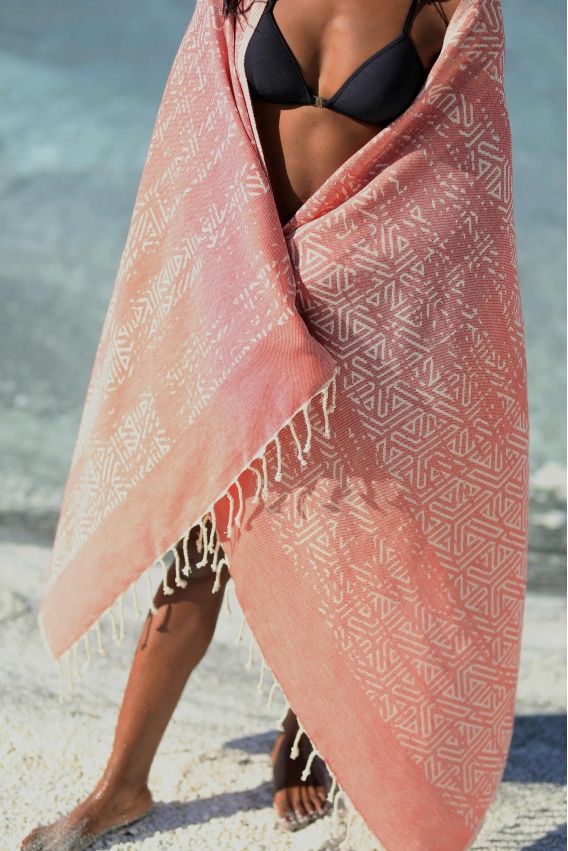 CHAPUTS Natica Red Peshtemal 