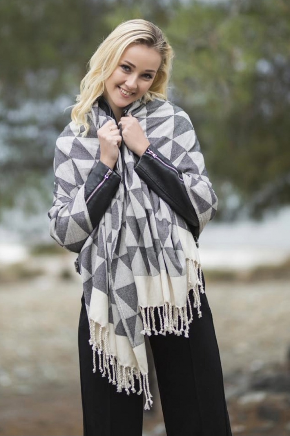 Niobe Black Peshtemal