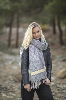 CHAPUTS Pupa Black & Yellow Peshtemal CHAPUTS Pupa Black & Yellow Peshtemal