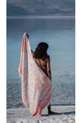 CHAPUTS Tella Red Peshtemal