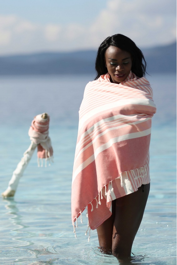 CHAPUTS Torellia Red Peshtemal