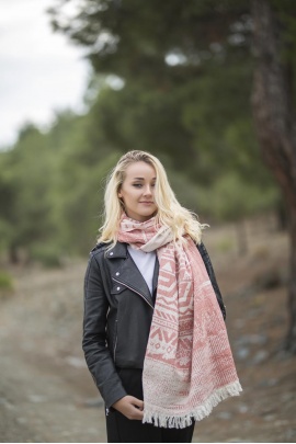 CHAPUTS Venusta Red Peshtemal CHAPUTS Venusta Red Peshtemal