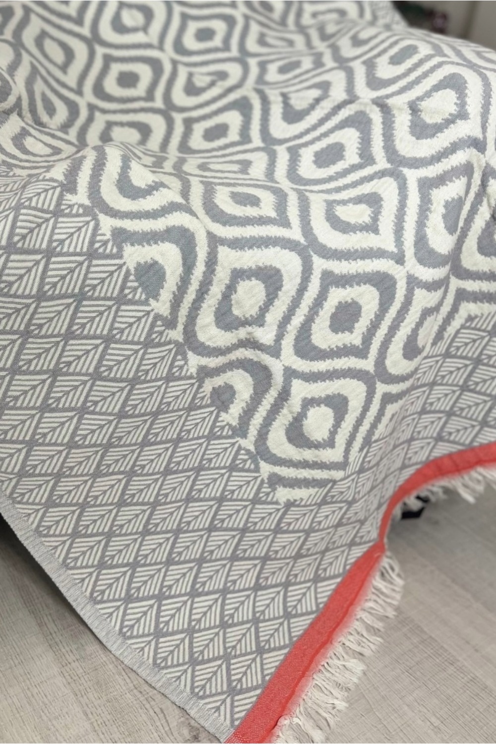 Drop Grey & Coral Throw