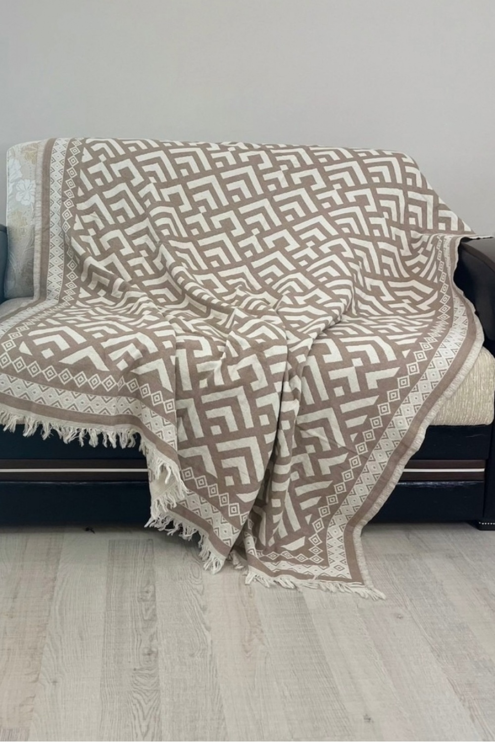 Zizu Beige Throw