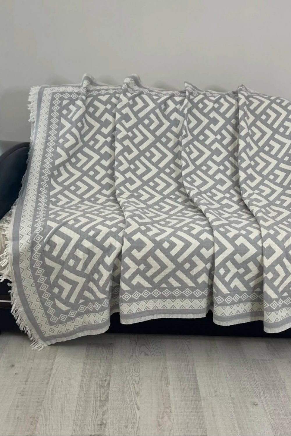 Zizu Grey Throw